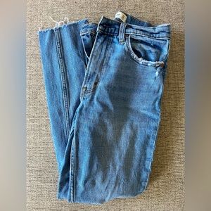 Abercrombie & Fitch The Skinny High Rise Jean, Medium Wash, Size 24S (00S)